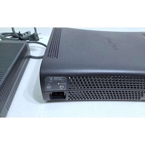 Microsoft Xbox 360 Elite Console Bundle Controllers Power Supply Cables Kinect - Picture 14 of 15
